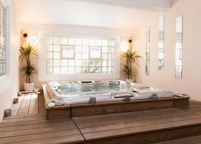 Hotel La Toison D'or Et Saint-Tropez